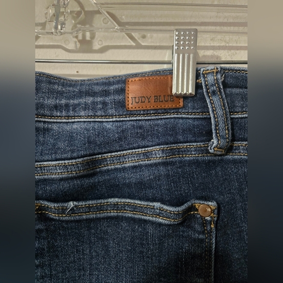 Judy Blue Jeans Women's 15/32 Blue Boyfriend Fit Medium Wash Faded Tapered Denim - Picture 8 of 8